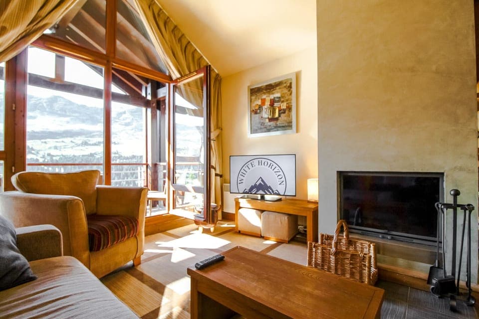 Flaine 3-bedroom ski rental apartment with fireplace
