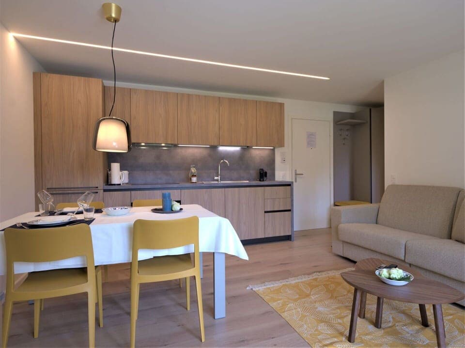 Sky, Plant, Building, Property, Window, Tree, Slope, Land Lot, House, Urban Design