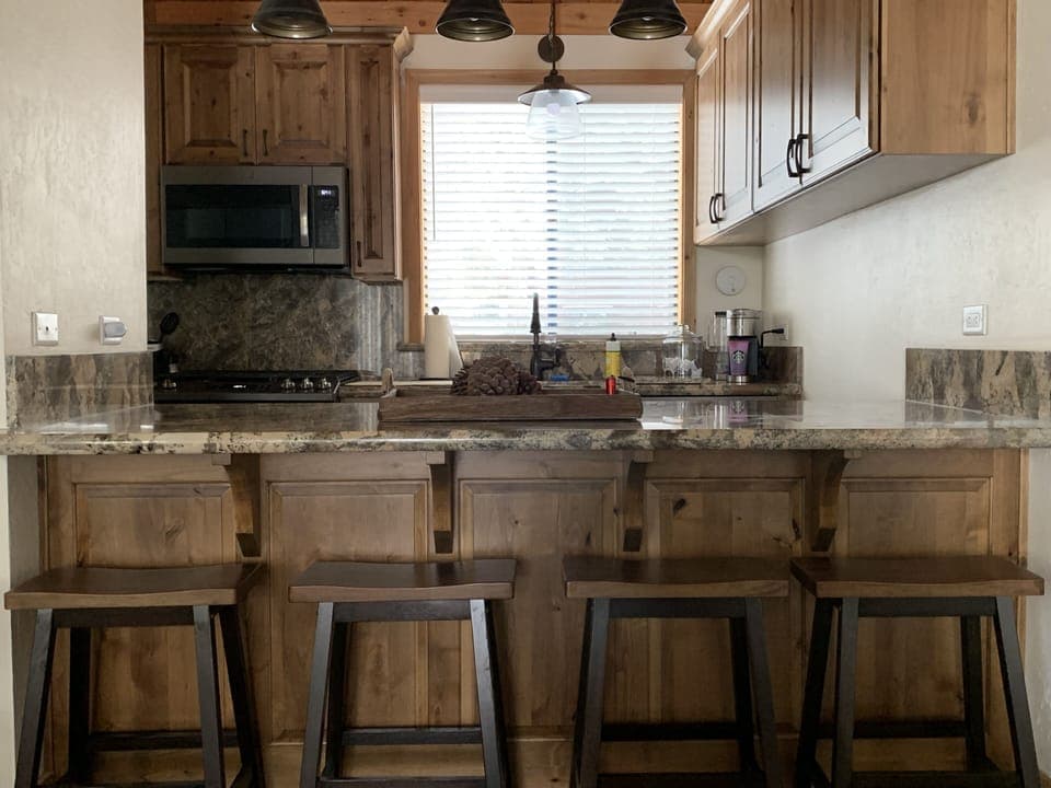 Kitchen bar (also a dining table that seats 6)