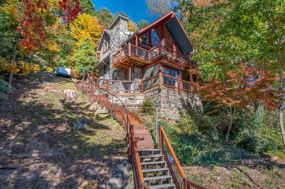 Welcome to Hickory Hideaway!