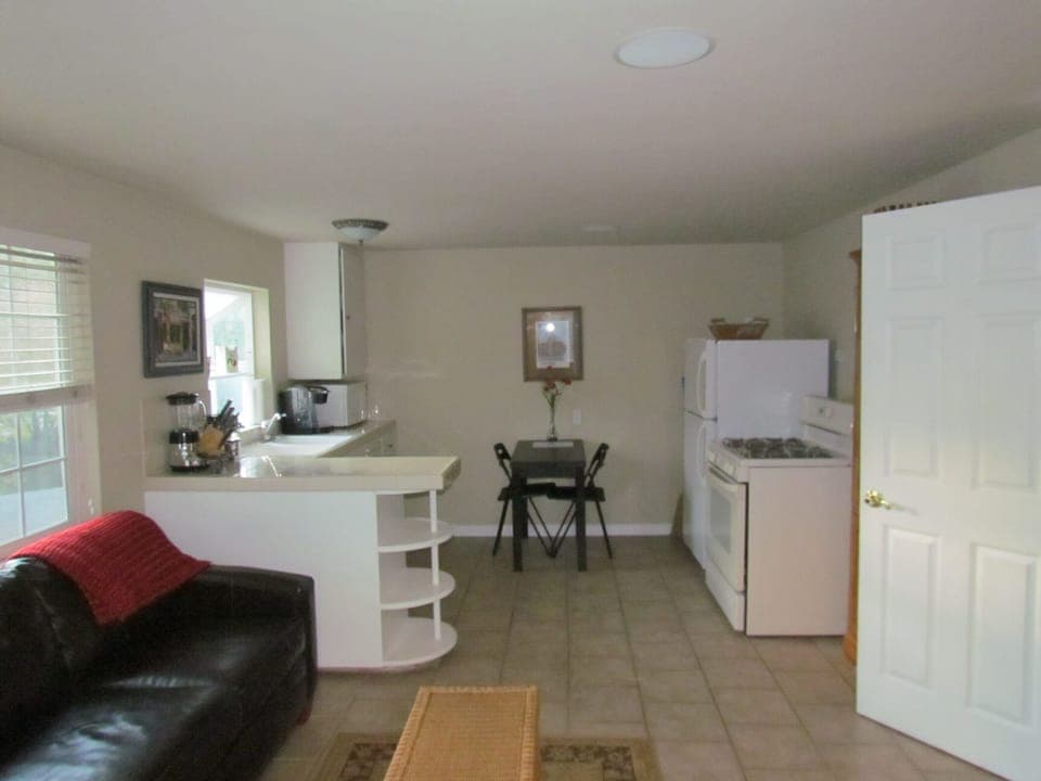 Sitting Area and Full Kitchen