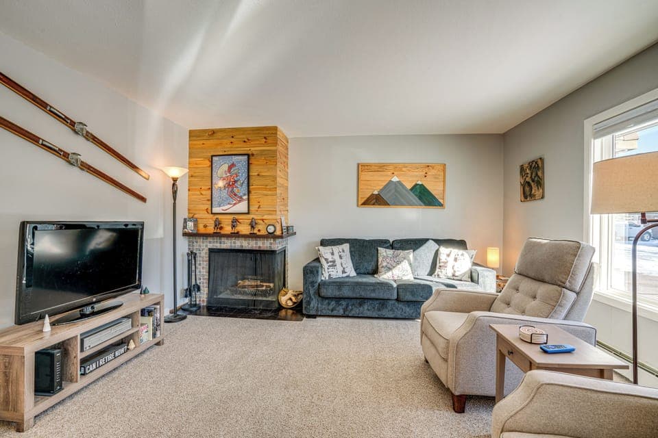 Dillon Vacation Rental | 2BR | 1.5BA | 1 Story | Stairs Required | 900 Sq Ft