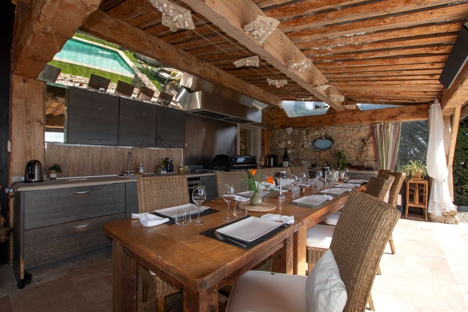 Fully equipped summer kitchen