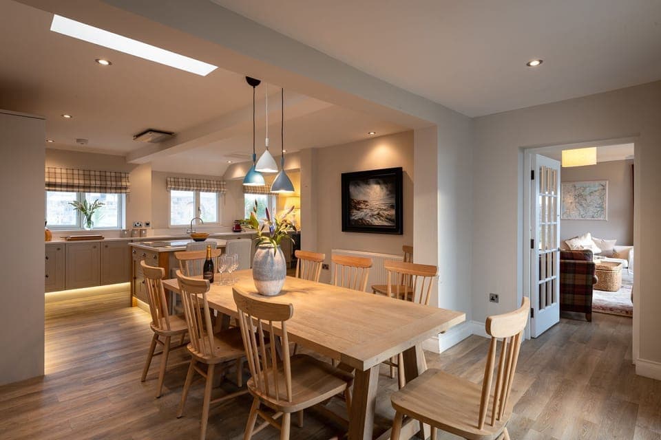 White Cottage Dining Area