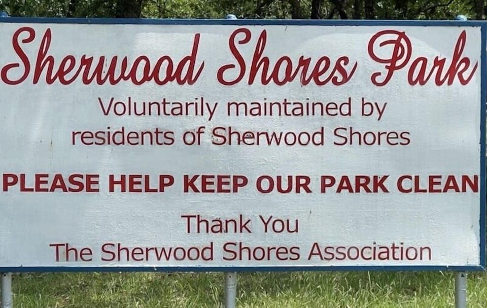 Walk to nearby park!