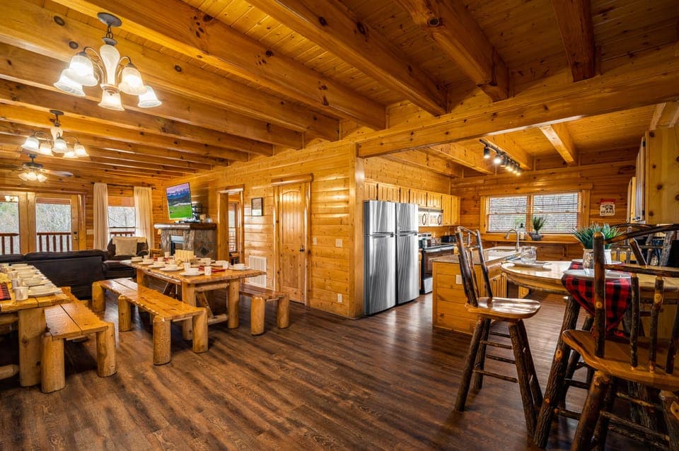 You'll immediately see the fully stocked kitchen to the left as you enter.