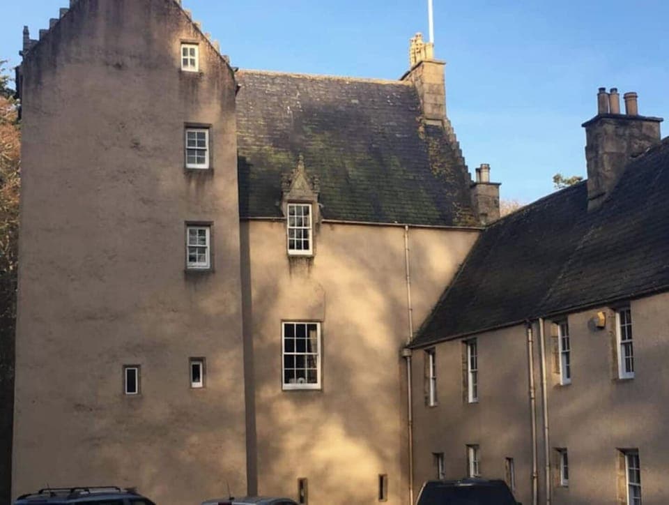 Courtyard between East and West Wings