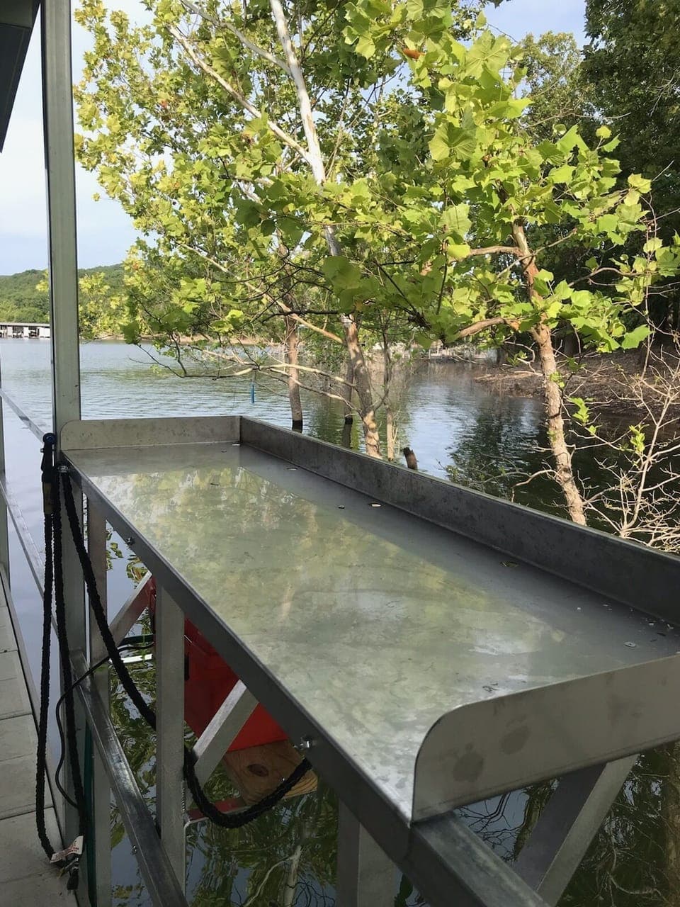 Fish cleaning station