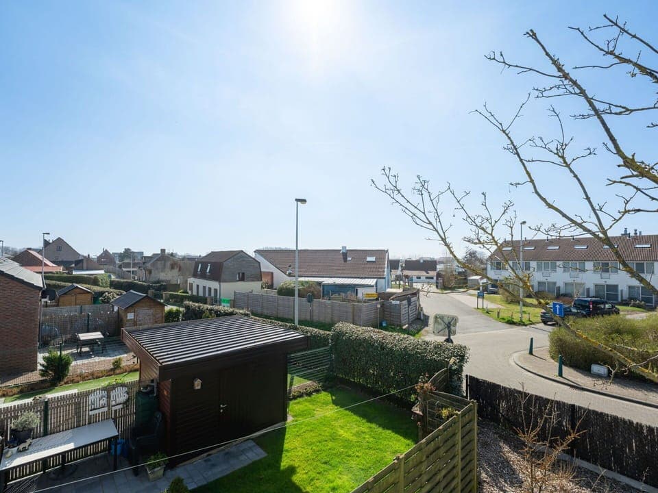Sky, Building, Residential Area, Roof, House, Home, Neighbourhood, Architecture, Town, Cloud