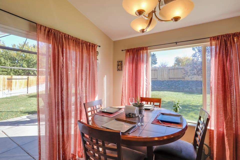 Dining Area | Dishware Provided