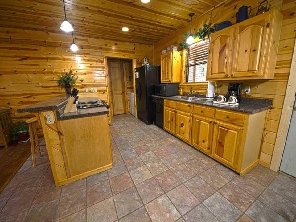 f9969e81-07f3-4053-a30d-56ec4a146b82