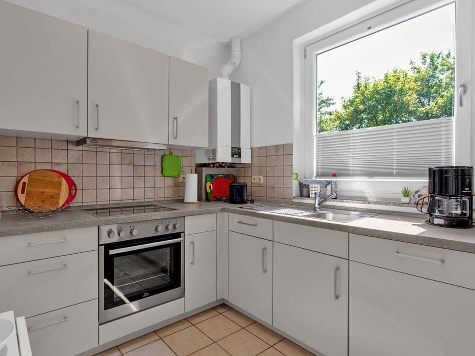 Cabinetry, Countertop, Kitchen Sink, Property, Tap, Building, Sink, White, Window, Kitchen Stove