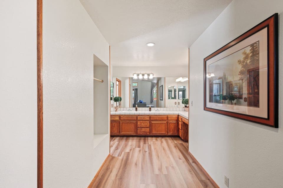 Primary's ensuite bathroom.