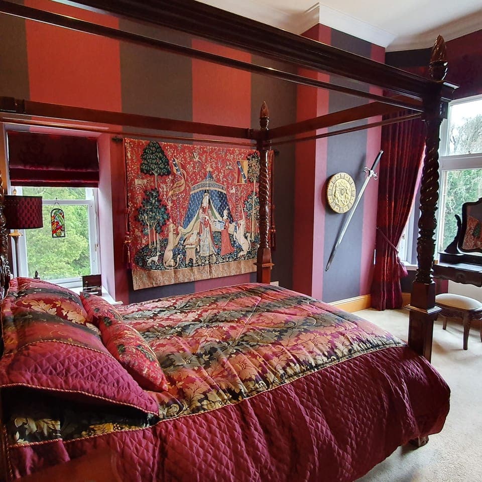 William Wallace bedroom with four-poster bed