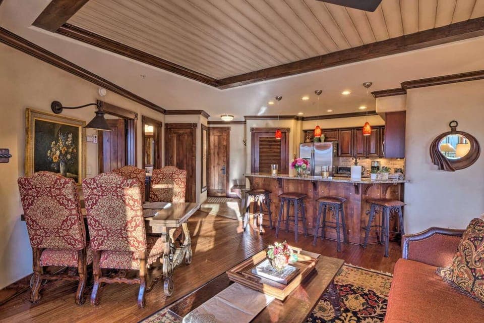 Living Room. Dining Area.