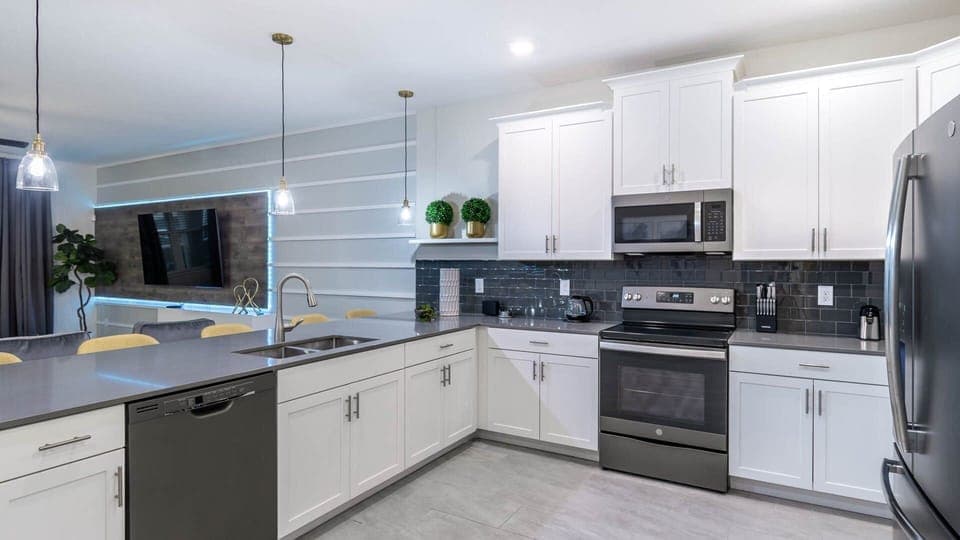 Kitchen (Angle)