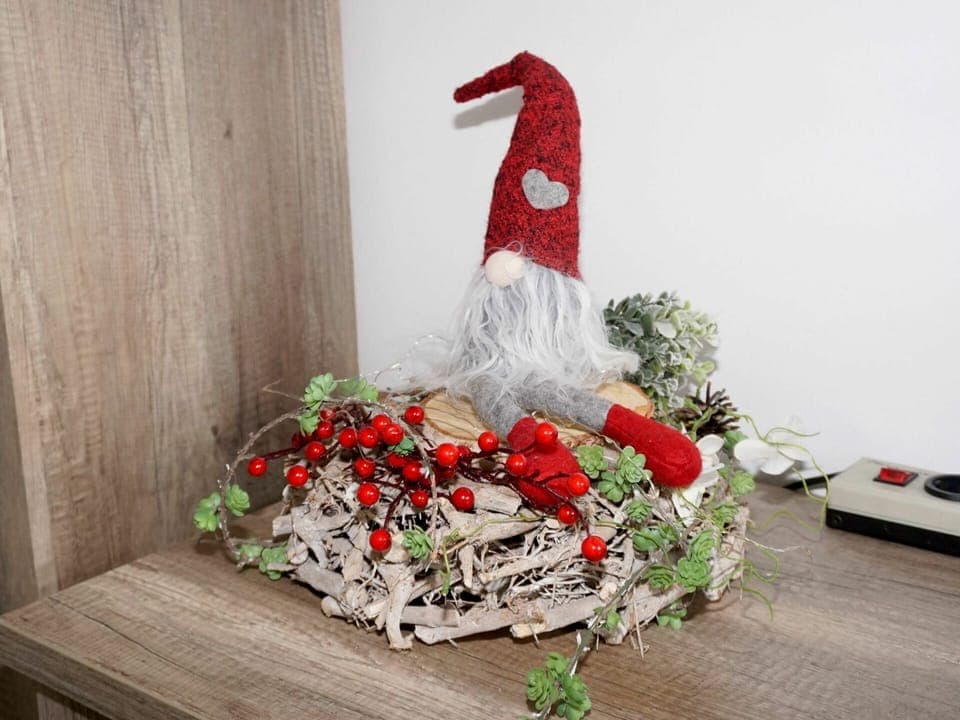 Flower, Plant, Wood, Twig, Petal, Building, Artificial Flower, Bouquet, Event