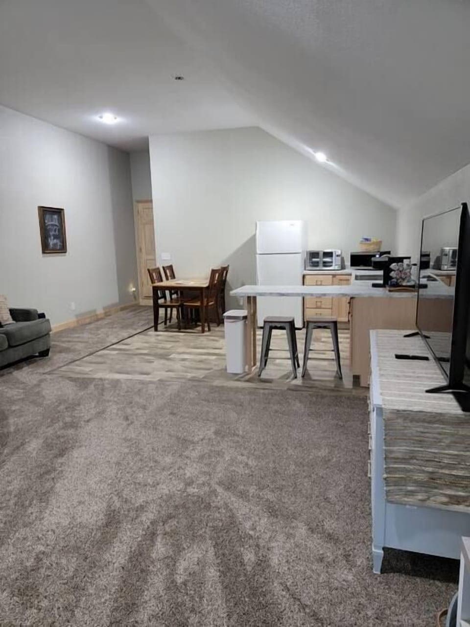 Kitchenette/Dining area