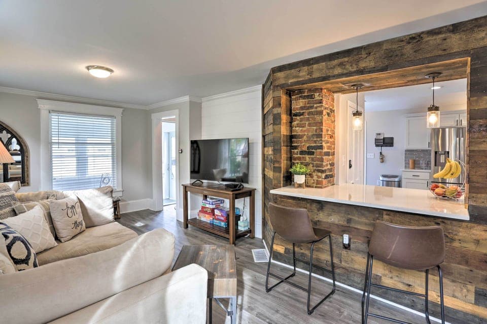 Living Room | Smart TV