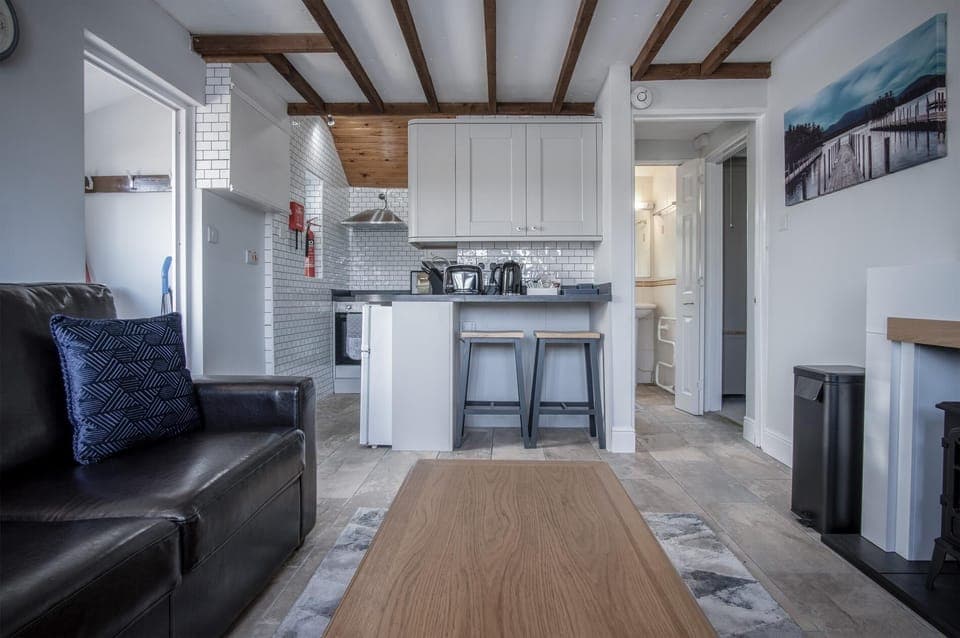 Honeysuckle Cottage - 1 Bedroom Cottage - Amroth (11373)