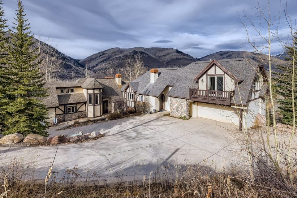 Heated driveway and plenty of space