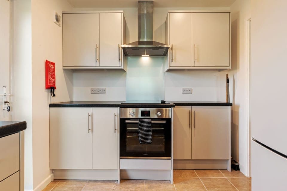 Cottage with Hot Tub, Parking, Dog Friendly