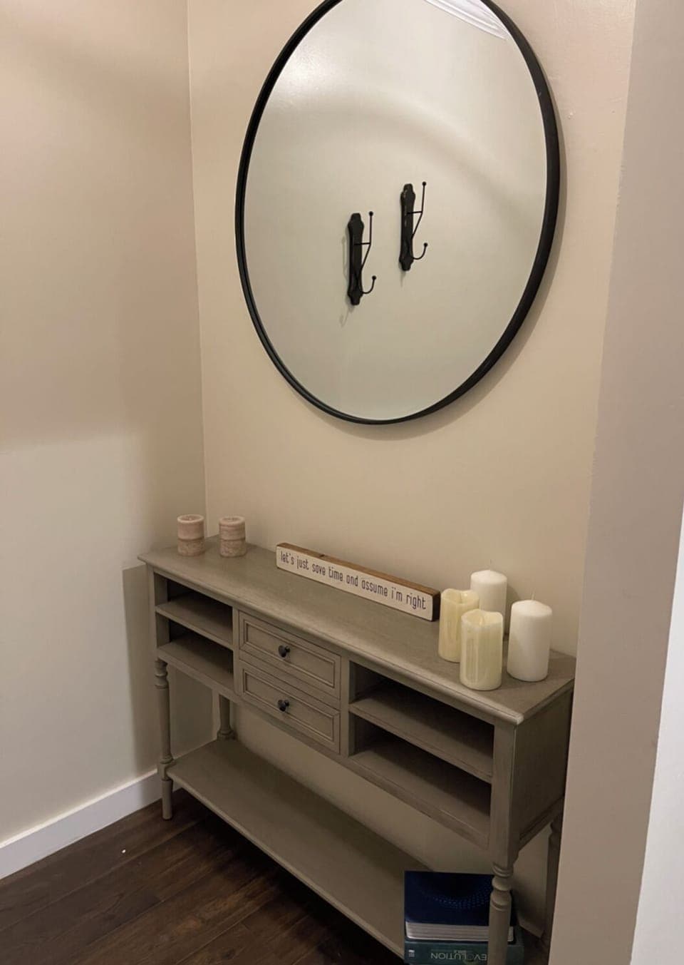 Entry way
