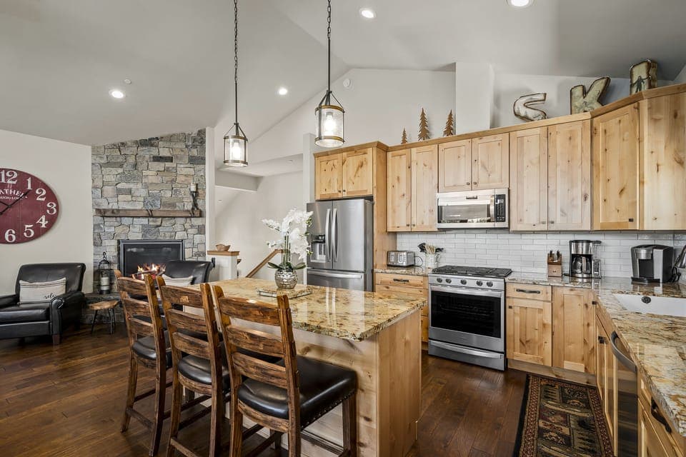 Kitchen:  Mountain View Lodge