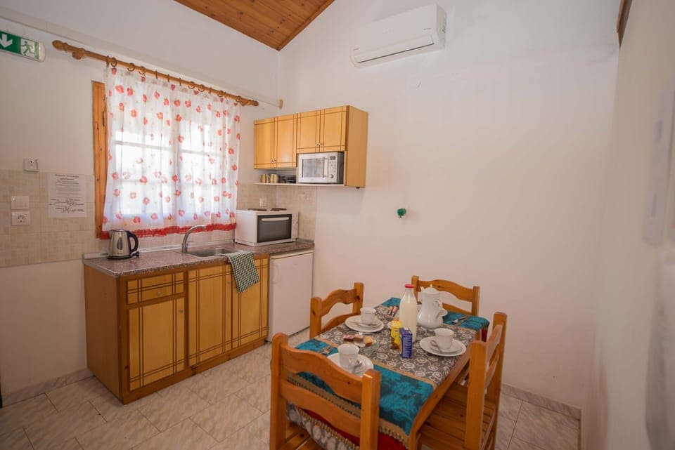 Georgia Apartment 3 Sidari Kitchen