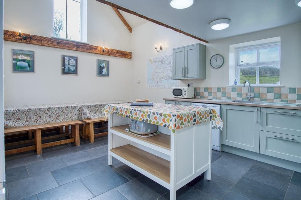 Bunk House - 4 Bedroom - Llangennith (6645)