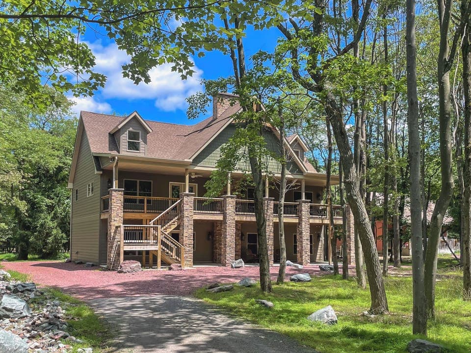 Ledgestone Lodge