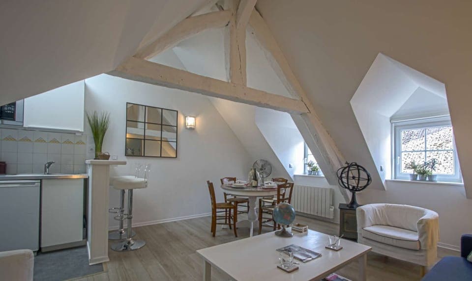 Suite la Baleine - Living room, Dining table, Kitchen