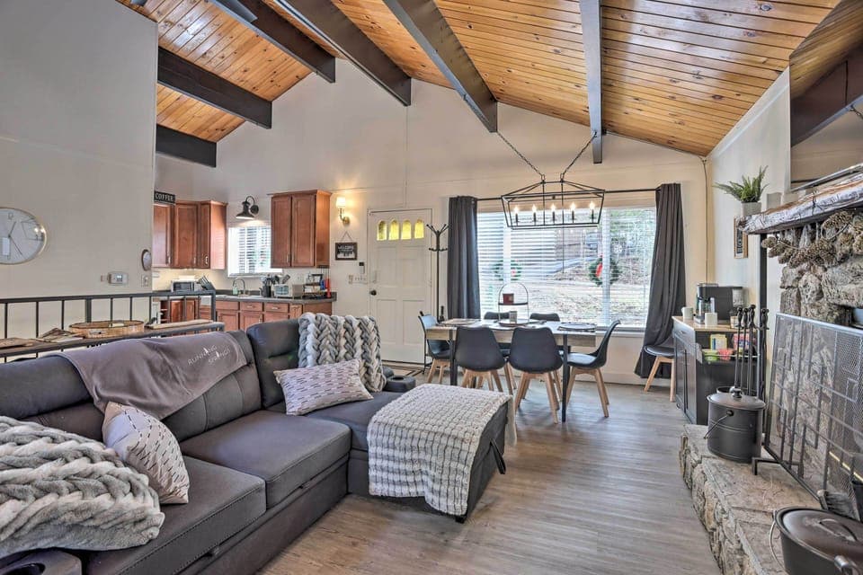 Running Springs Vacation Rental | 3BR | 2BA | 1,280 Sq Ft | Stairs Required