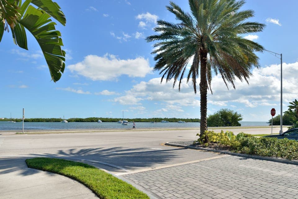 Entrance to Sunrise Suites Resort
