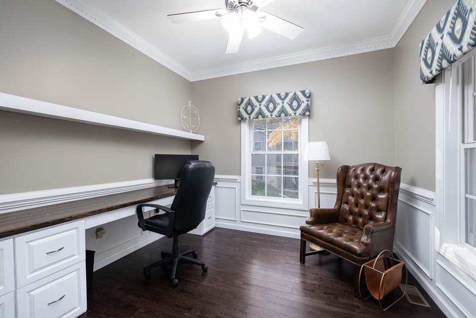 office w/monitor