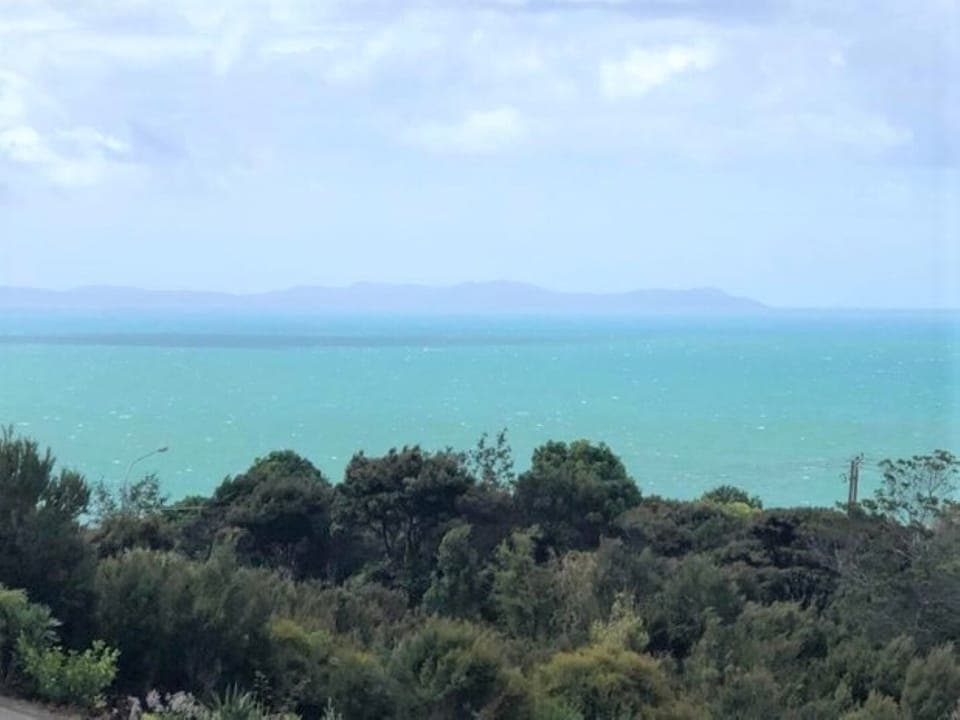 Karikari Peninsula lies across Doubtless Bay
