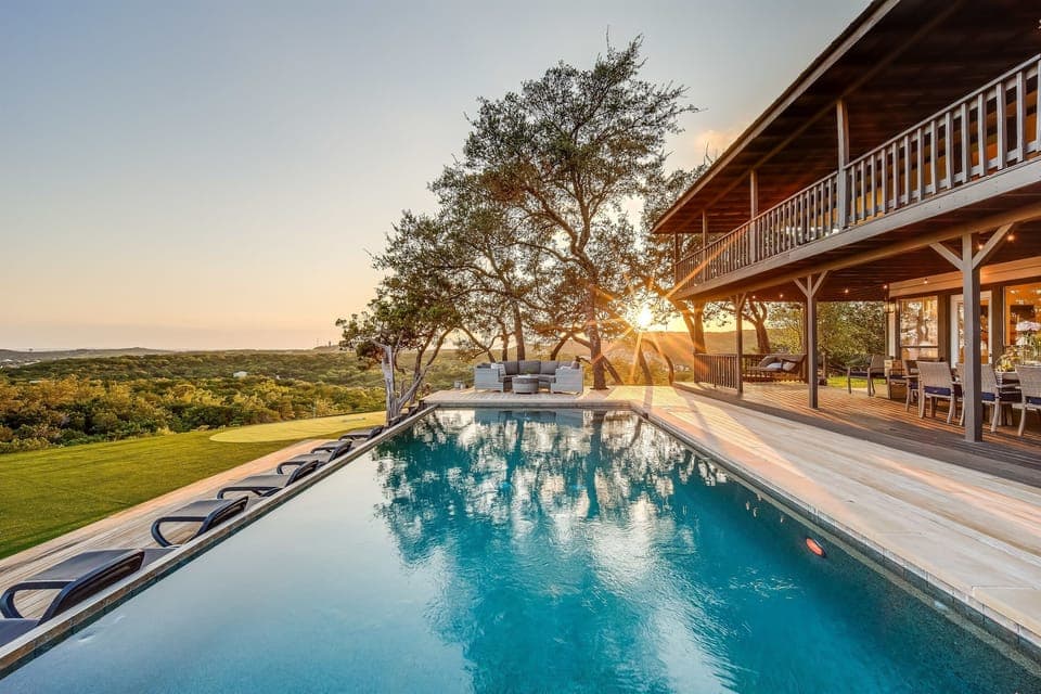 Heated Infinity Pool