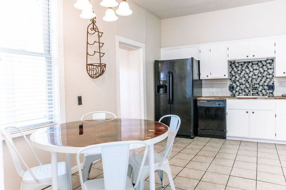 Kitchen - custom breakfast table