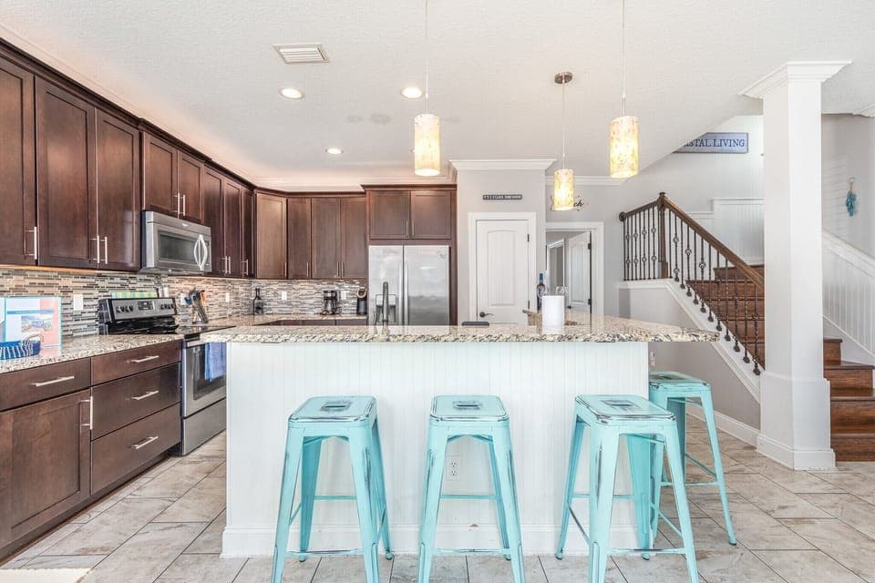 Large kitchen island with seating for 6!