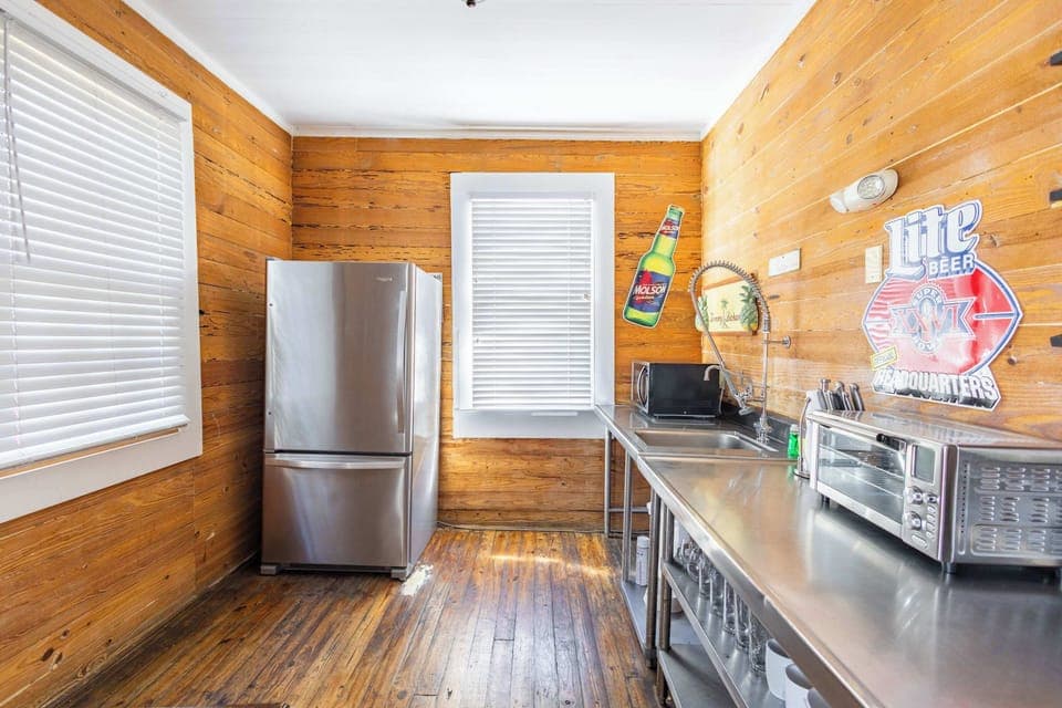 Kitchen Overview 