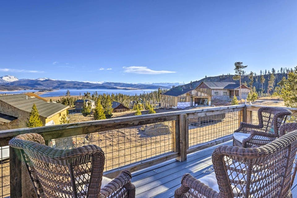 Grand Lake Vacation Rental | 3BR | 3BA | 2,022 Sq Ft | Step-Free Entry