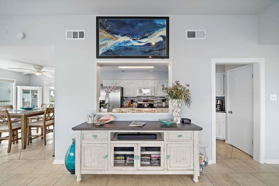 Living Area w/ Smart TV