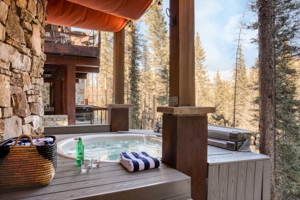 Hot tub in the trees.