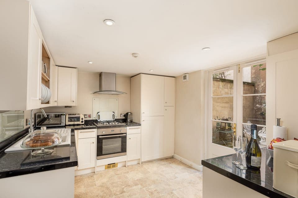 fully fitted kitchen