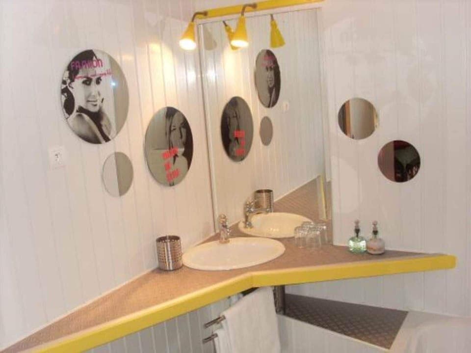 chambre-artiste-chambres-d-hotes-bed-and-bourgogne-messey-sur-grosne-3