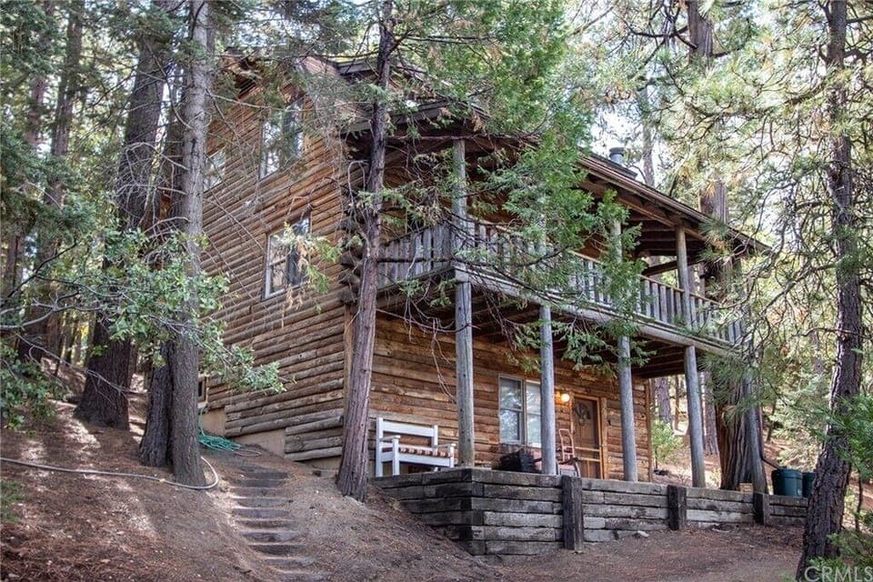 Exterior of home. - Welcome to Scenic HIllside Retreat, this 2 story cabin with bottom floor studio is perfect for multi family use!