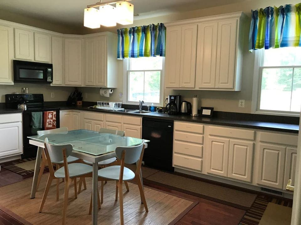 Kitchen - open to family room