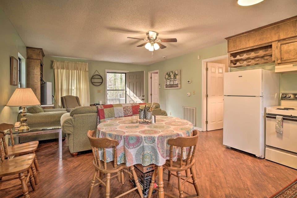 Newport Vacation Rental Apartment | 2BR | 2BA | 800 Sq Ft | Stairs Required