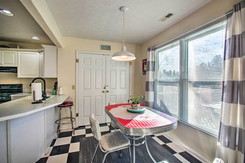 Kitchen | Dishware/Flatware