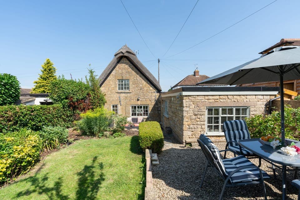 Orchard Cottage - StayCotswold